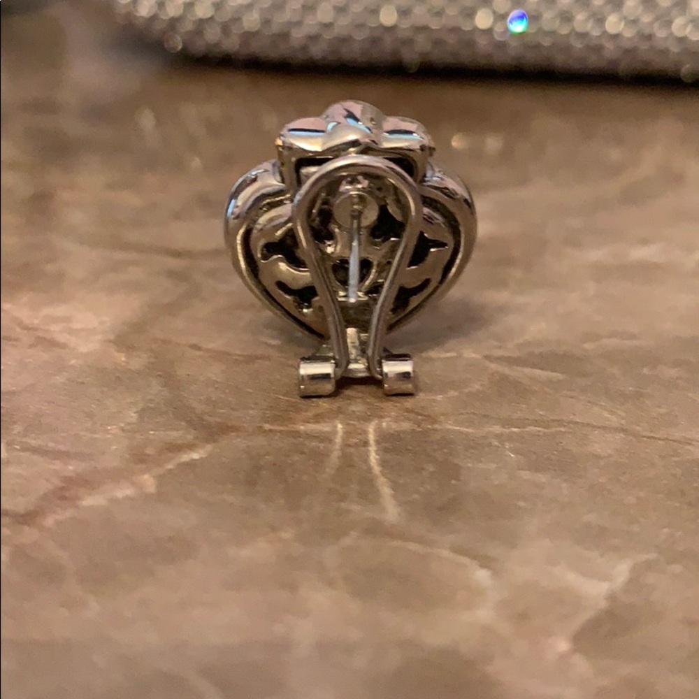 Heart stud earrings - Picture 2 of 3